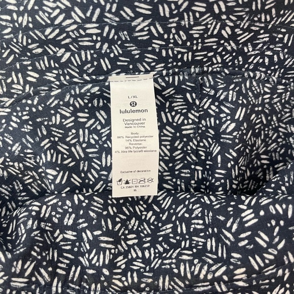 Lululemon Navy Patterned Bucket Hat - Picture 4 of 4